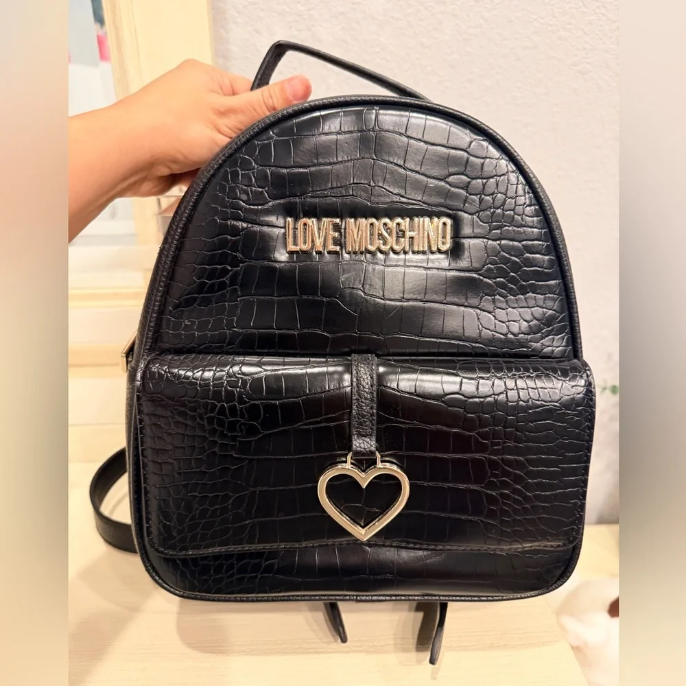 Love Moschino backpack and Eyeshadow Palette